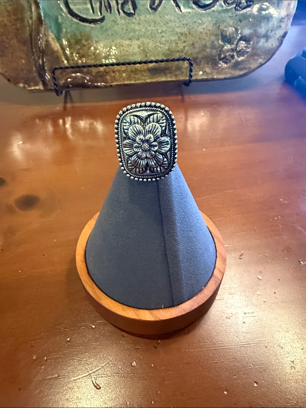 Silver Floral Decorative Stretch Ring